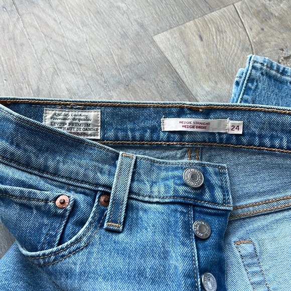 Levi’s wedgie straight jean - Picture 2 of 2